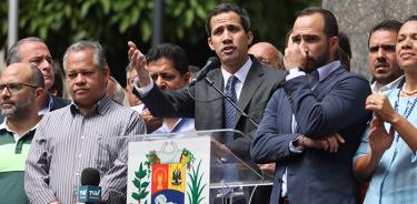 Guaidó reaparece y llama a protestas continuas