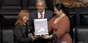 Entregan medalla Belisario Domínguez a Rosario Ibarra