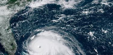 Bahamas sufre la embestida de Dorian, el huracán más  poderoso de su historia