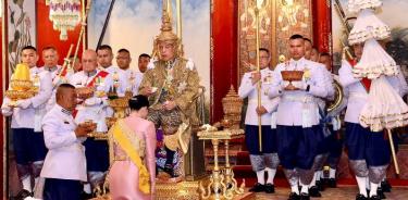 Tailandia corona al rey Rama X tras ceremonia de tres días