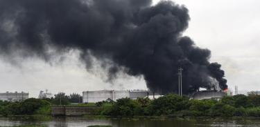Tormenta eléctrica causó incendio en el Complejo Pajaritos: Pemex