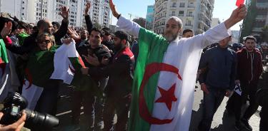 Nueva candidatura de Buteflika motiva primeras protestas en años en Argelia