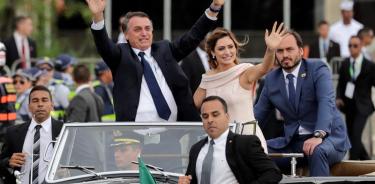Desfila Bolsonaro por Brasilia antes de asumir presidencia