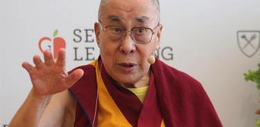 Dalai Lama abandona hospital en condición estable