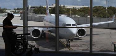 Profeco multa a cinco aerolíneas por cobros indebidos y demoras