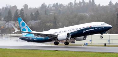 Boeing 737 Max 8 sin pasajeros aterriza de emergencia  en Orlando