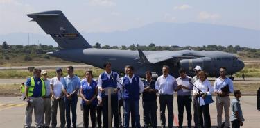 Avión de EU llega a Colombia con ayuda humanitaria para Venezuela