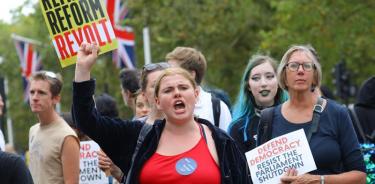 Miles de británicos protestan contra la suspensión del Parlamento