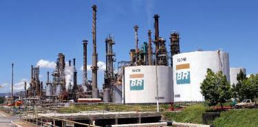 Inicia proceso de venta de refinerías de Petrobras