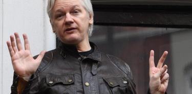 Ecuador suspende nacionalidad a Julian Assange