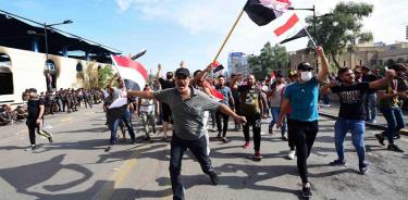 Policía iraquí mata a dos y deja más de 100 manifestantes heridos