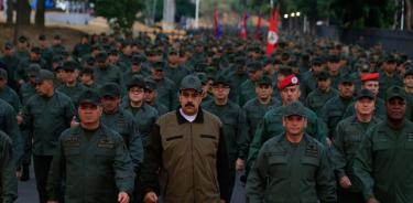 Maduro presume apoyo de militares