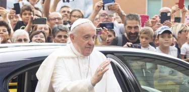 El Papa pide rezar para expresar cercanía a los migrantes y refugiados