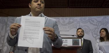 Renuncian 9 diputados al PRD; si van  a Morena tendría mayoría calificada
