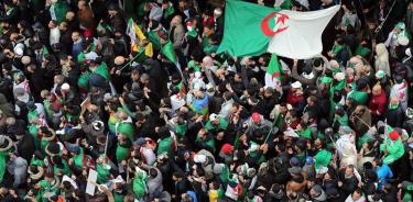 Argelinos exigen nuevamente renuncia de Bouteflika