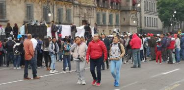 Protestan antorchistas frente a Palacio Nacional