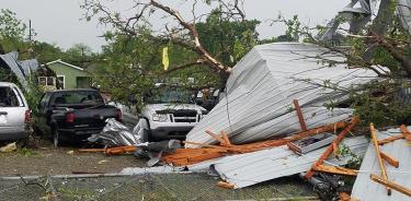 Tornado en Texas deja docena de heridos y múltiples daños
