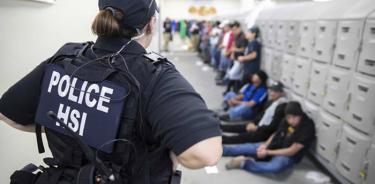 El ICE detiene en Misisipi a 680 migrantes en la mayor redada en diez años