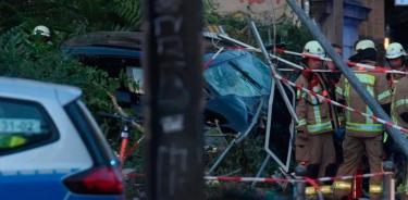 Automóvil embiste a transeúntes y deja cuatro muertos en Berlín