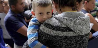 Madres separadas de hijos en la frontera se querellan contra Trump