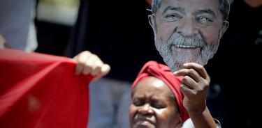 Lula cumple 300 días en prisión y PT pide que sea nominado al Nobel de Paz