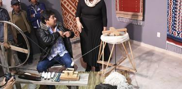 Abren en Los Pinos expoventa de  arte textil popular; hay 60 expositores
