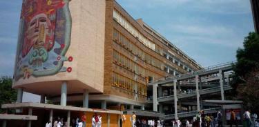 Alumna de medicina intenta suicidarse en edificio de la UNAM
