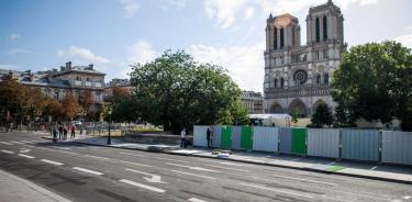 Inician trabajos de descontaminación en alrededores de Notre Dame
