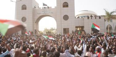 Ejército de Sudán tumba al dictador Al Bashir y se queda con el poder