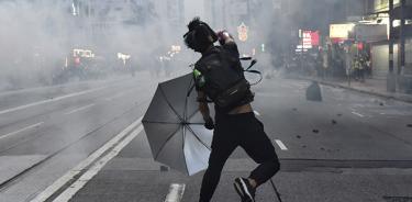 Hong Kong vive violento sábado,  tras 22 semanas de protestas
