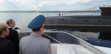 Rusia revela que el submarino secreto incendiado era de propulsión nuclear