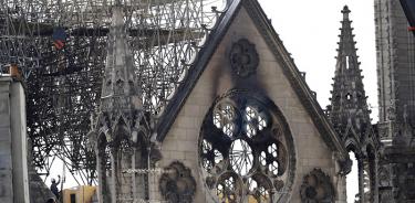 Fachadas laterales de Notre Dame, en riesgo de desplomarse