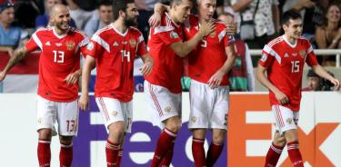 Rusia y Polonia clasifican a la Eurocopa
