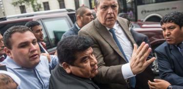 Se dispara Alan García, expresidente de Perú, al ser detenido por caso Odebrecht