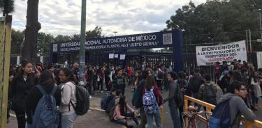 Encapuchadas toman Prepa 3 de la UNAM; denuncian acoso sexual