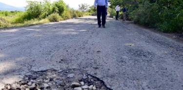 “Regaña” AMLO a gobernadores por mal estado de carreteras