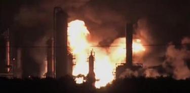 Se registra una explosión e incendio en refinería de Filadelfia