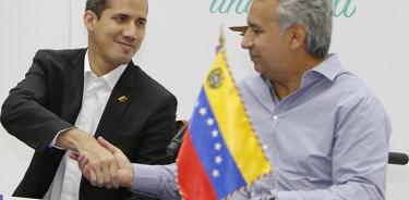 Guaidó anuncia que regresa a Venezuela desde Ecuador