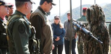 Washington amenaza a Maduro con “Guantánamo”, pero descarta invasión