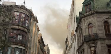 Se registró incendio en edificio del Centro Histórico