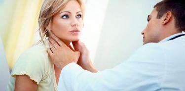 El tratamiento para la enfermedad de Graves se enfoca en controlar la hiperactividad de la tiroides