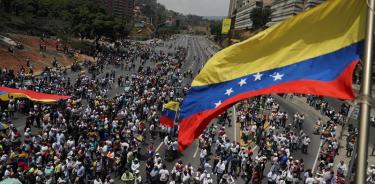 Venezolanos vuelven a las calles