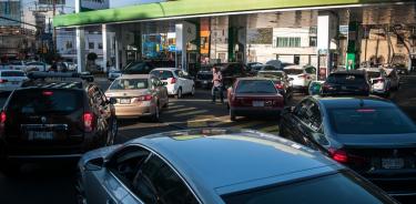 Compras de pánico de gasolina alcanzan a la CDMX; piden evitarlas