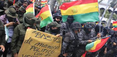 La Policía se amotina contra Evo y pone a Bolivia al borde del abismo