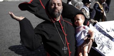 Marchan en Roma para exigir tolerancia cero ante abusos de sacerdotes
