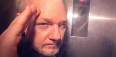 Assange acudirá a primera audiencia, EU insiste en extradición