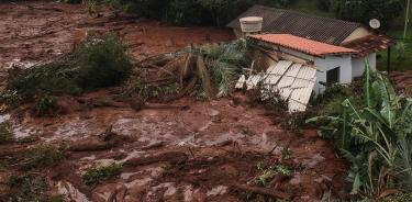 Suman 34 muertos y más de 250 desaparecidos por ruptura de represa en Brasil