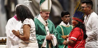 El Papa, contra depredadores de la Amazonia y abierto a casar curas en esa región