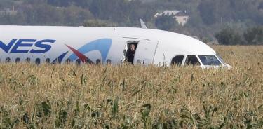 Un avión con más de 200 pasajeros aterriza de emergencia en Moscú