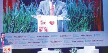 Vidal Llerenas rinde primer informe de gobierno